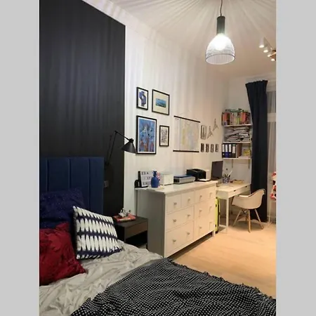 Retro In Center Apartment *